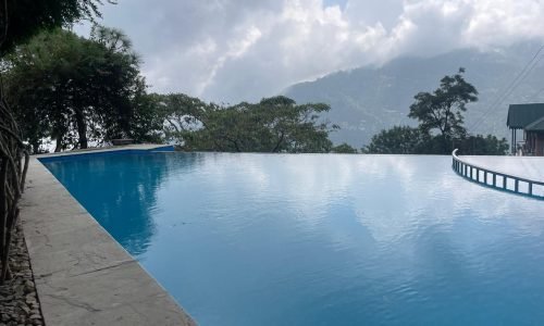 Pi7_Infinity swimming pool